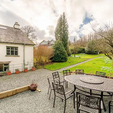 Roger Ground House Ferienhaus *